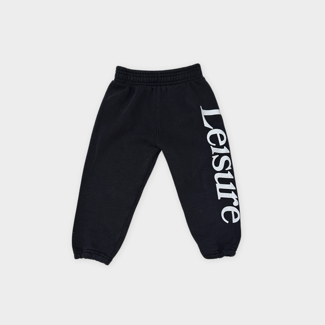 LEISURE LOGO SWEATS - BLACK & WHITE