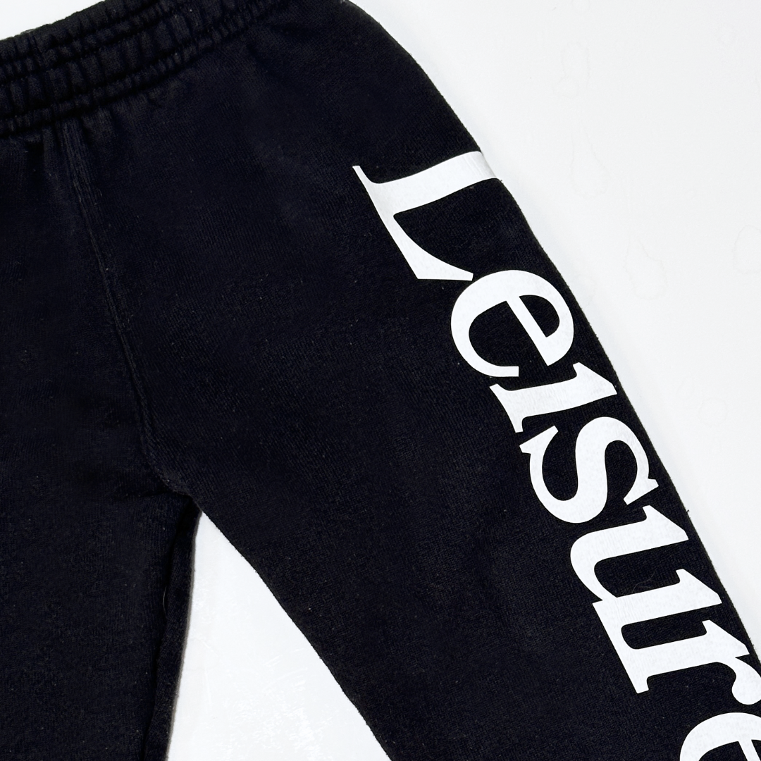 LEISURE LOGO SWEATS - BLACK & WHITE