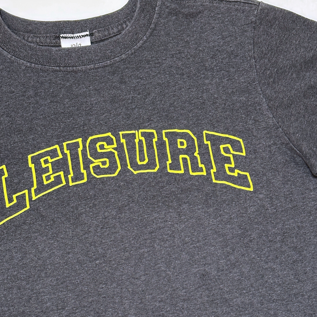 LEISURE TEE - DARK GRAY